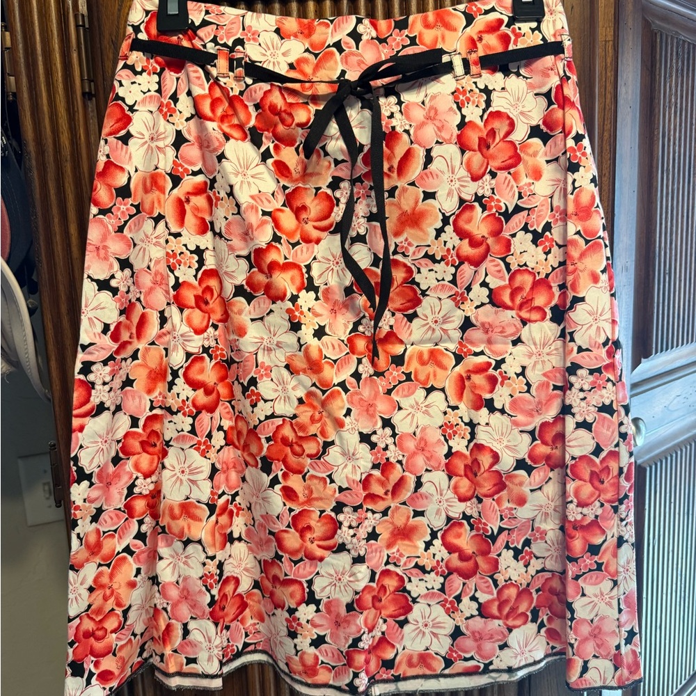 Notations A-Line Skirt with Red and Pink Floral Design
Size petite medium